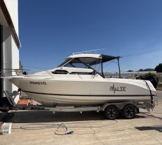 Caribbean 2300 hardtop powerboat